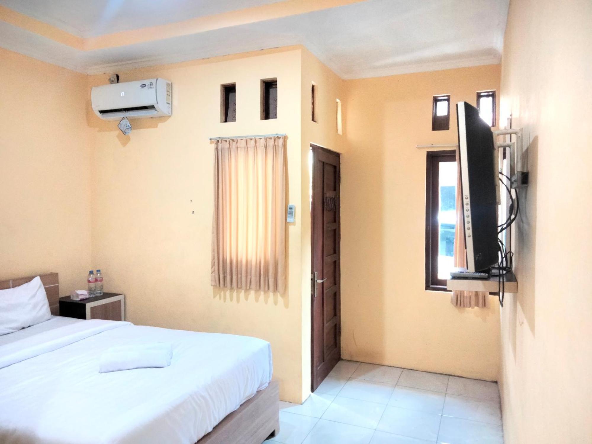 Wisma Mutiara Near Alun Alun Demak Mitra Reddoorz Luaran gambar