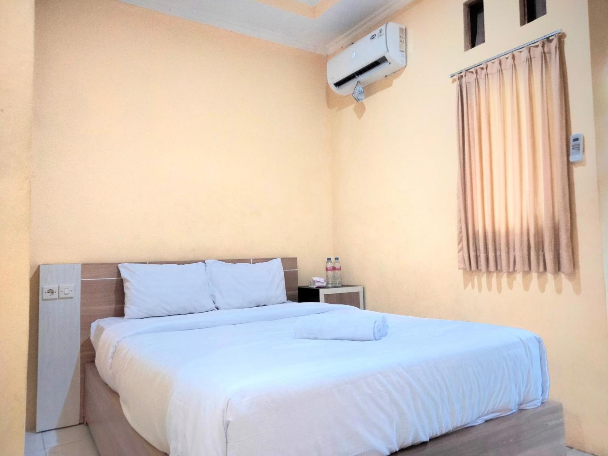 Wisma Mutiara Near Alun Alun Demak Mitra Reddoorz Luaran gambar