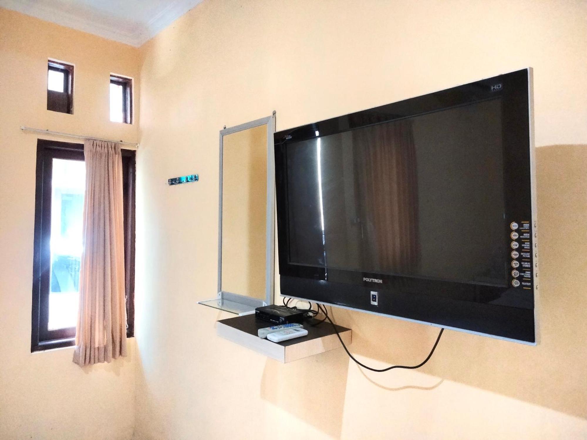 Wisma Mutiara Near Alun Alun Demak Mitra Reddoorz Luaran gambar